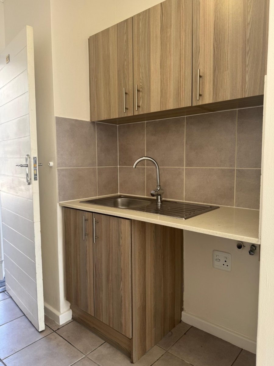 To Let 2 Bedroom Property for Rent in Heather Park Western Cape